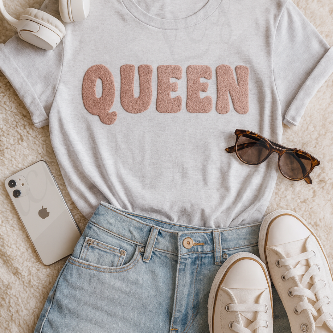 Queen. Damen T-Shirt Puff Edition/Nachhaltige Baumwolle - Adi-Alex-Legacy