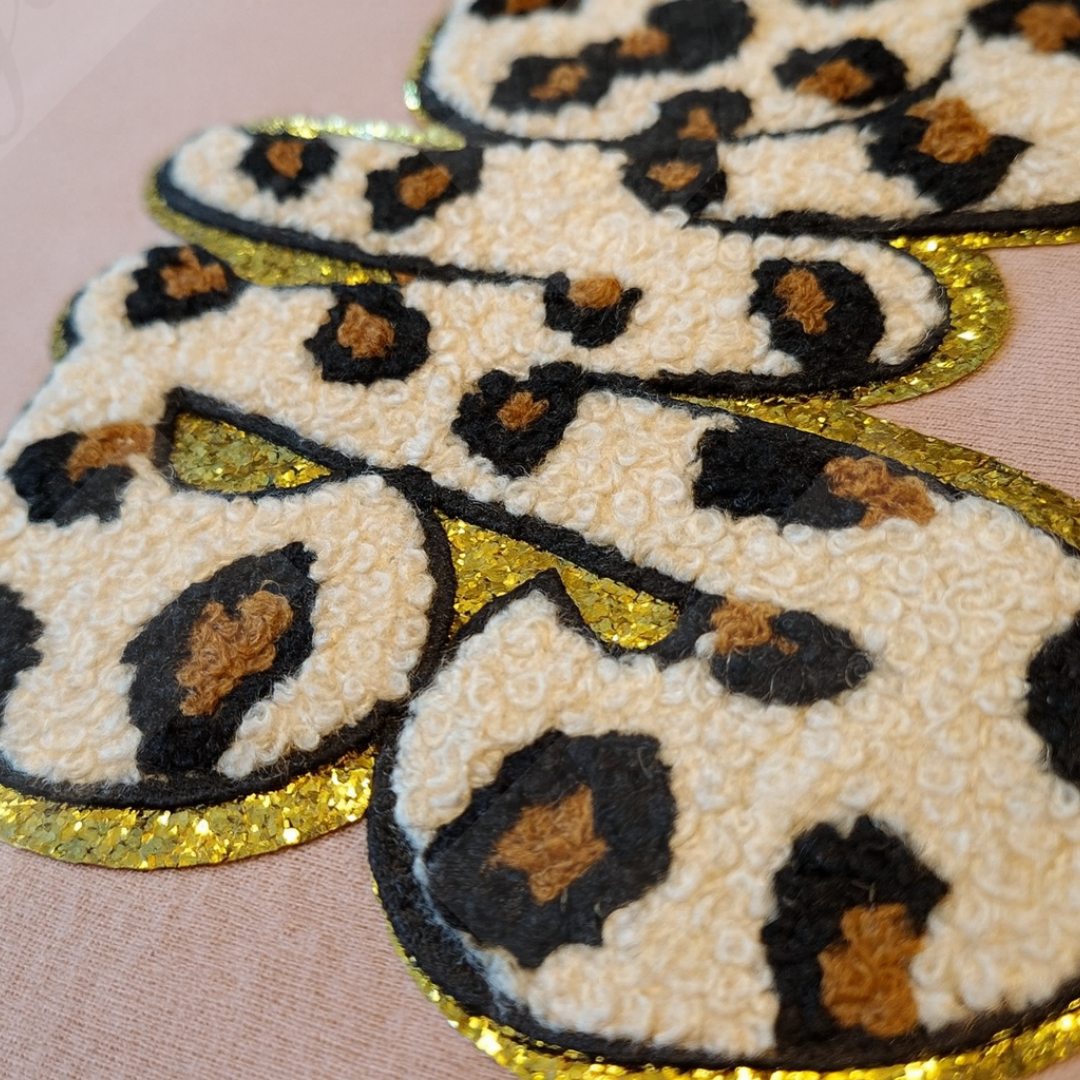 MAMA-T-Shirt mit Frottee Patch im Leo Design und Gold Glitzerkante - Adi-Alex-Legacy