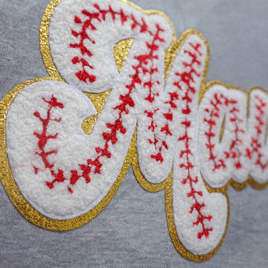 MAMA-T-Shirt mit Baseball Patch und Gold Glitzerkante - Adi-Alex-Legacy